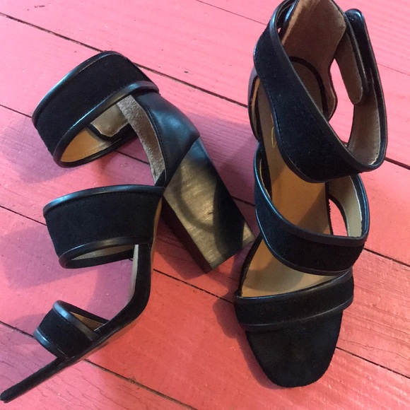 Report signature heels - Picture 2 of 5